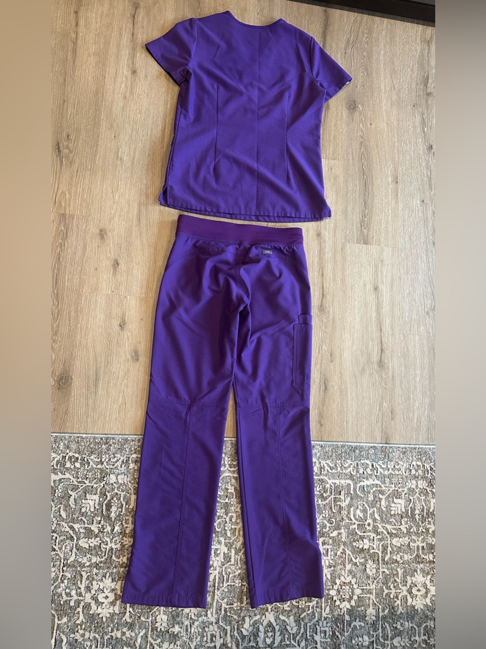 Figs Scrub Set - Picture 2 of 8